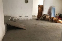 辰居路洪鑫茶府附近 15年房龄 底楼大套三 纯清水 150多平方 带30平花园